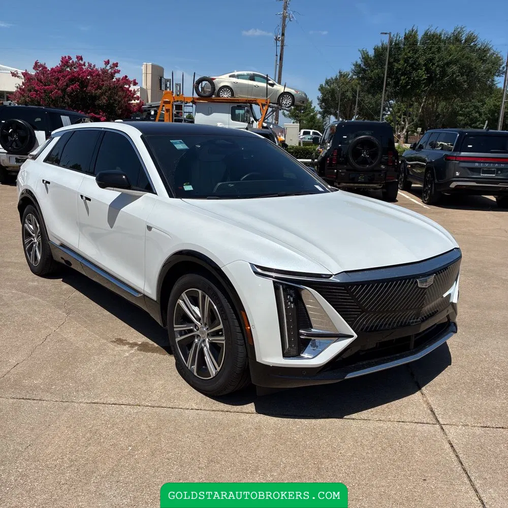 2024 Cadillac LYRIQ Luxury 1