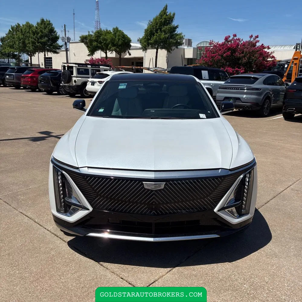 2024 Cadillac LYRIQ Luxury 1