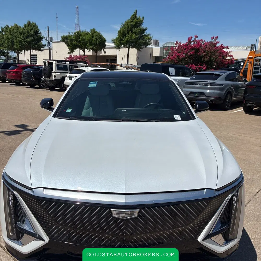 2024 Cadillac LYRIQ Luxury 1