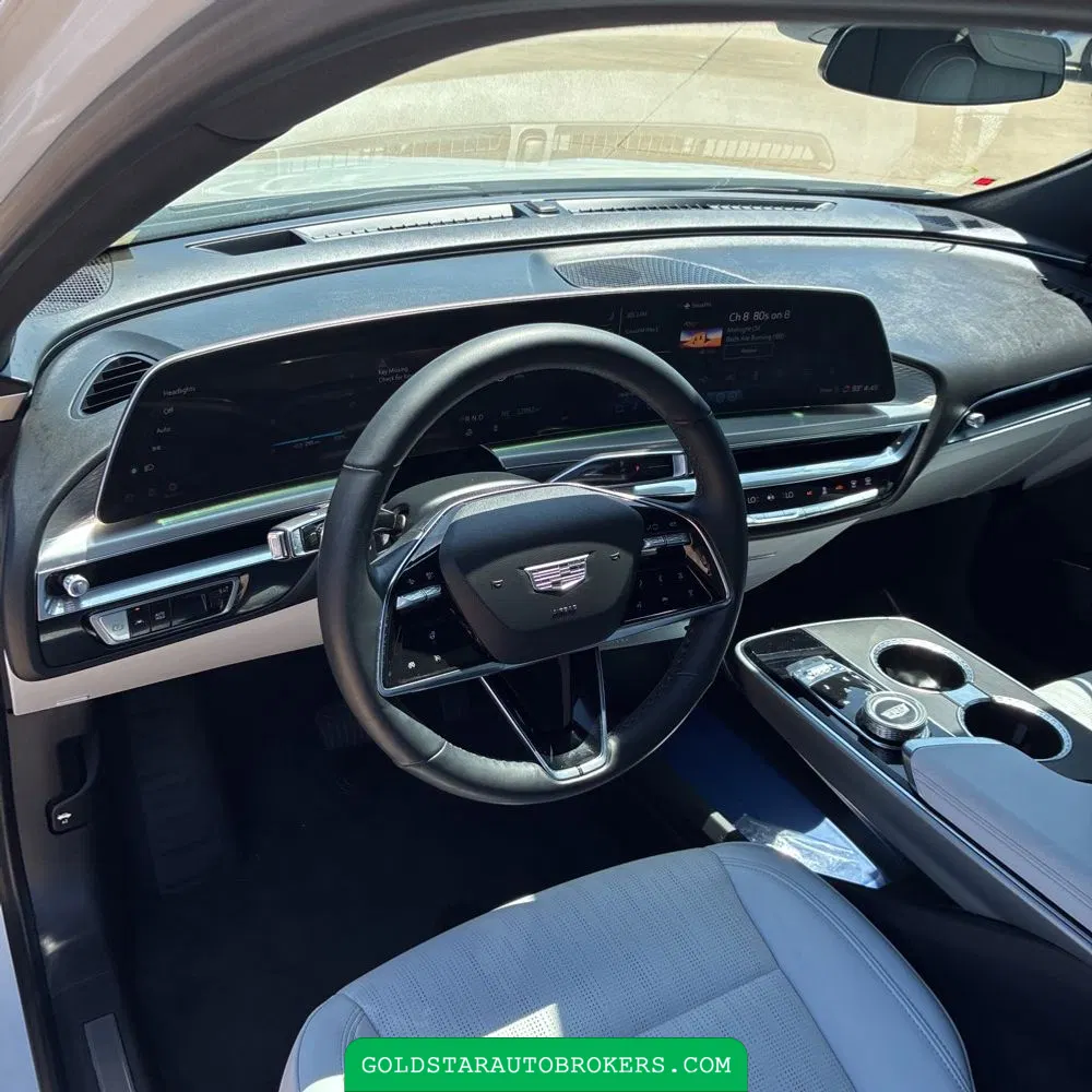 2024 Cadillac LYRIQ Luxury 1