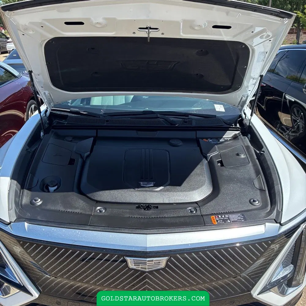 2024 Cadillac LYRIQ Luxury 1