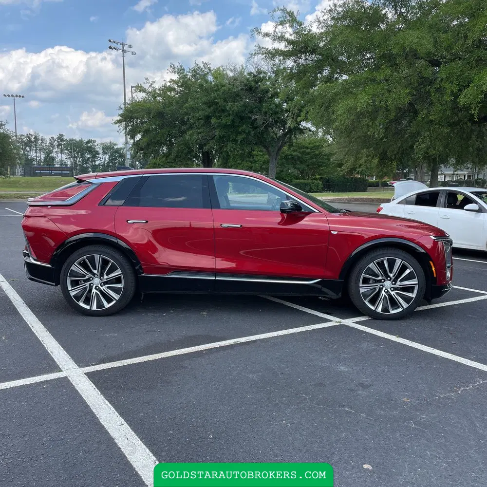 2024 Cadillac LYRIQ Luxury 3