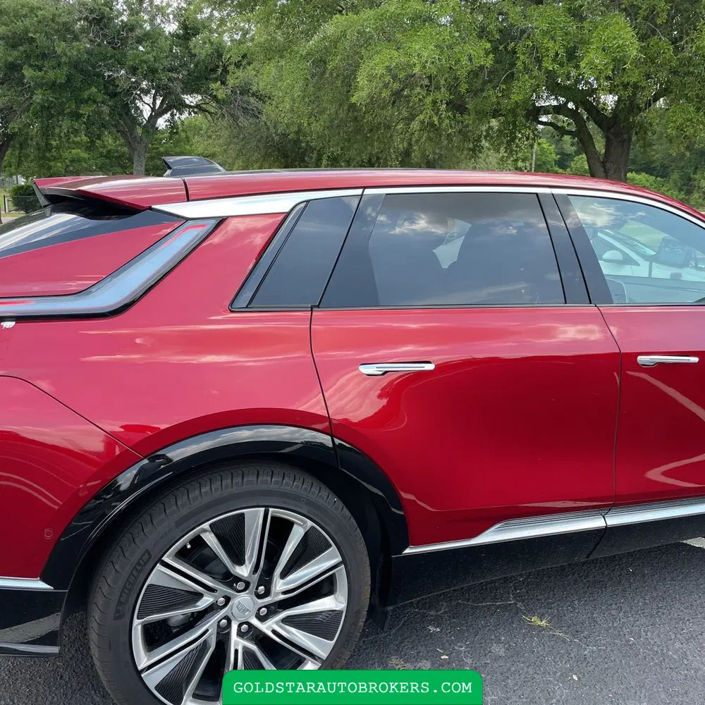 2024 Cadillac LYRIQ Luxury 3