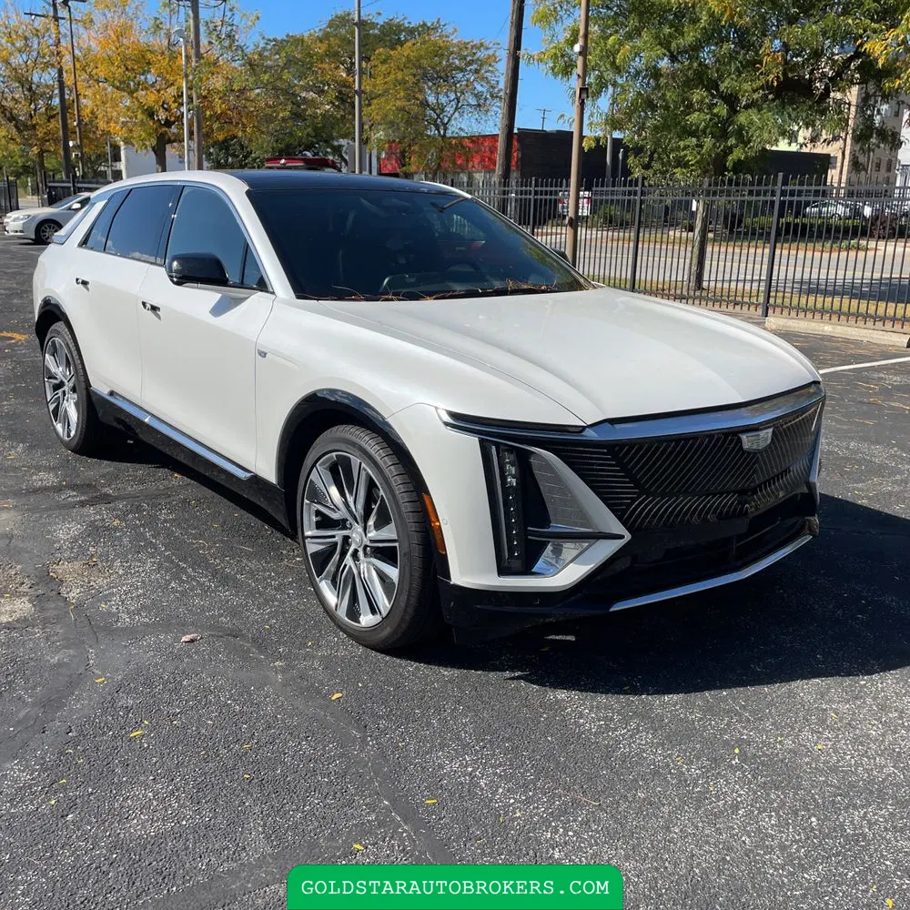 2024 Cadillac LYRIQ Luxury 3
