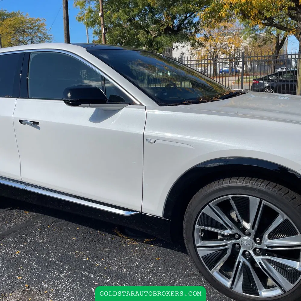 2024 Cadillac LYRIQ Luxury 3