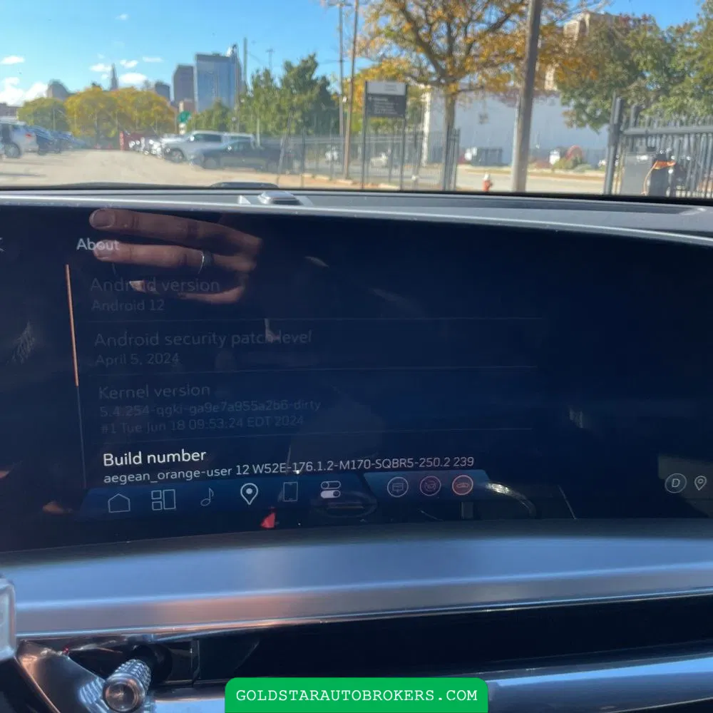 2024 Cadillac LYRIQ Luxury 3