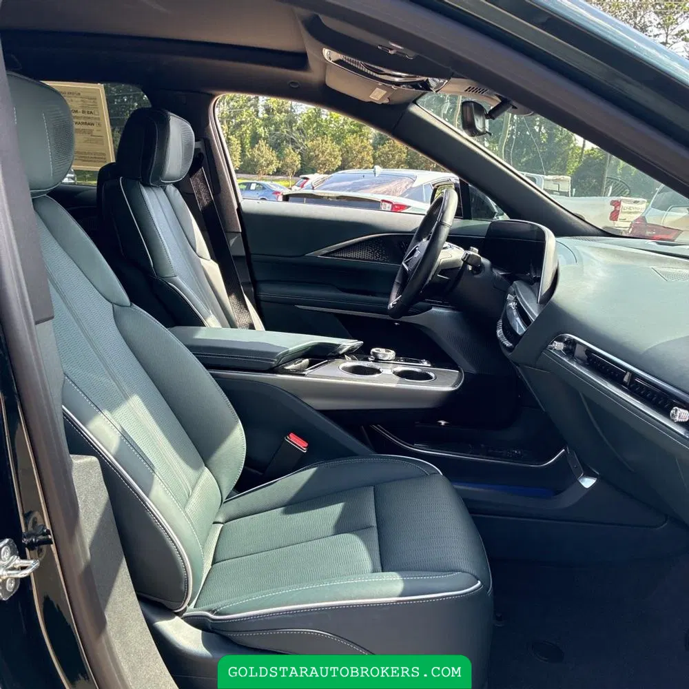 2024 Cadillac LYRIQ Sport 3