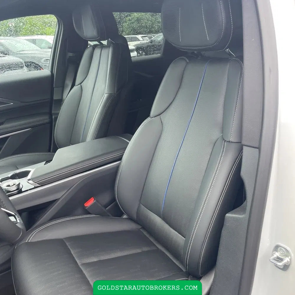 2025 Cadillac LYRIQ Sport 2