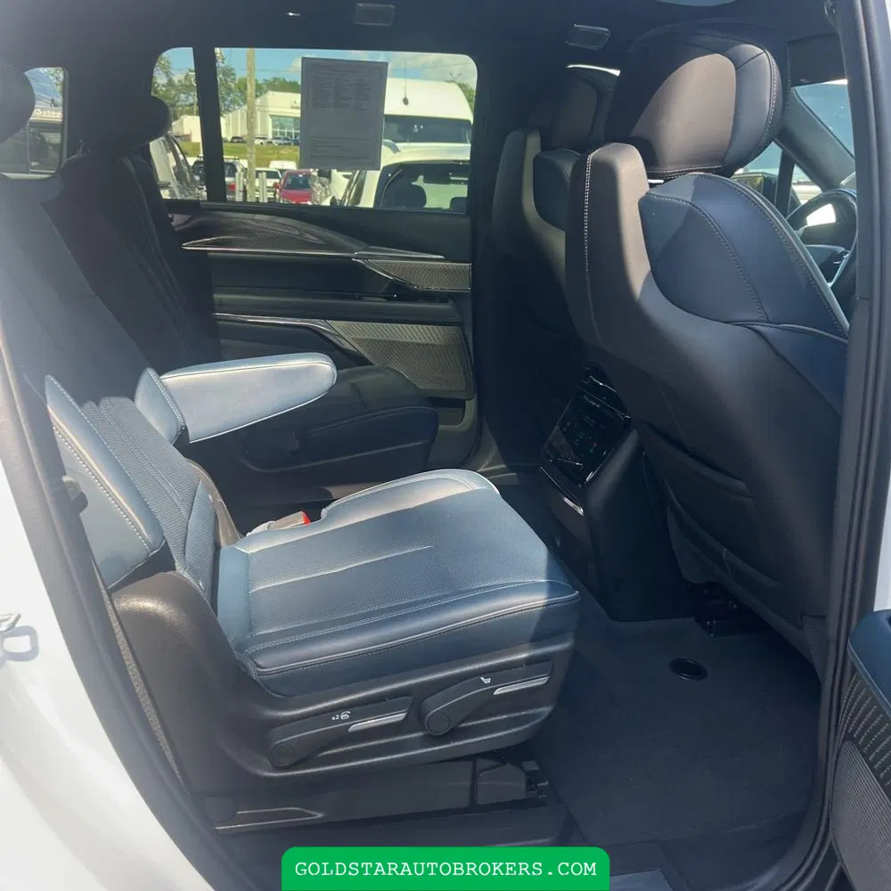 2025 Cadillac Escalade IQ Sport 2