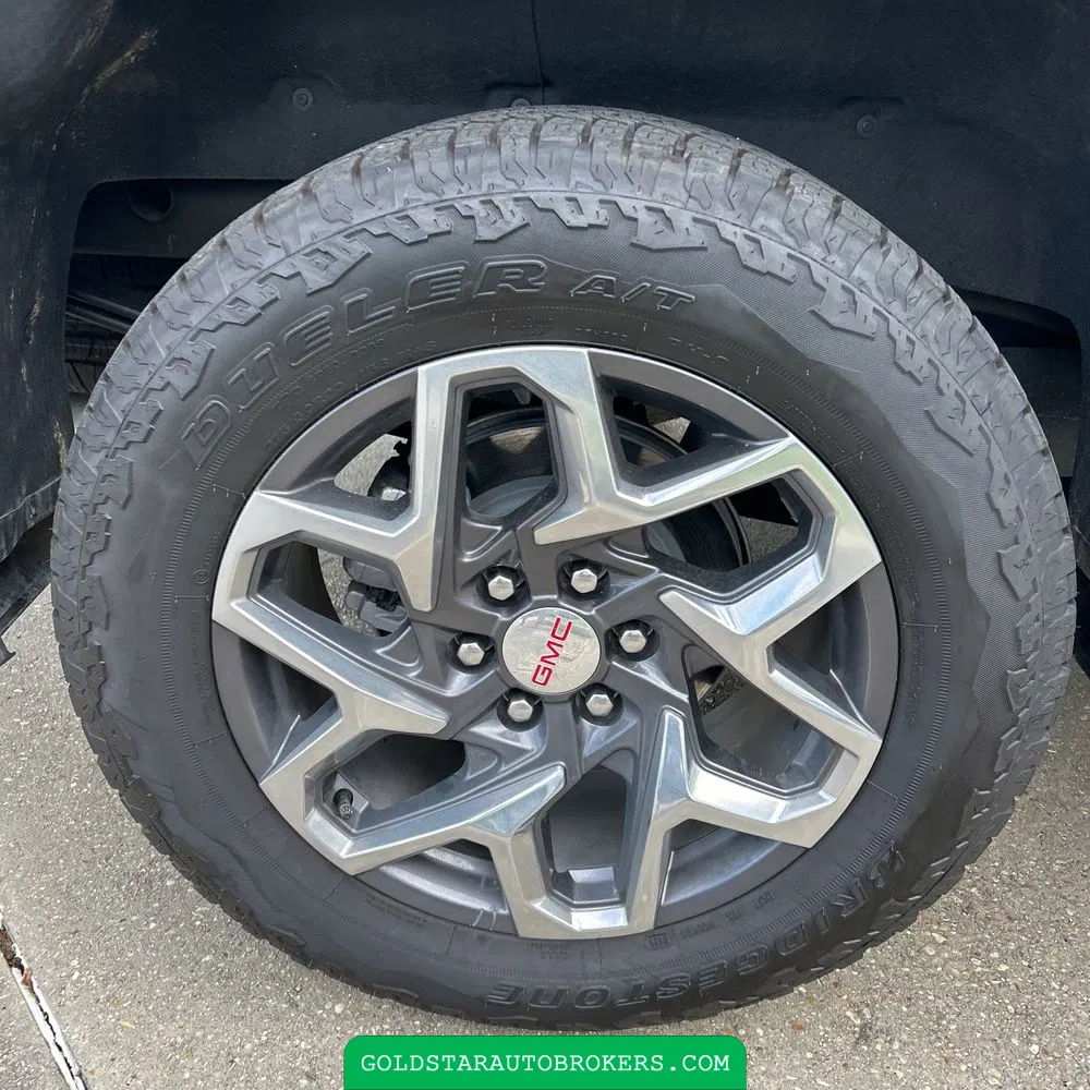 2025 GMC Sierra 1500 SLT