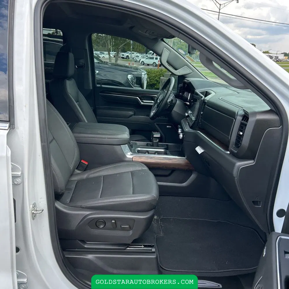 2025 GMC Sierra 1500 SLT