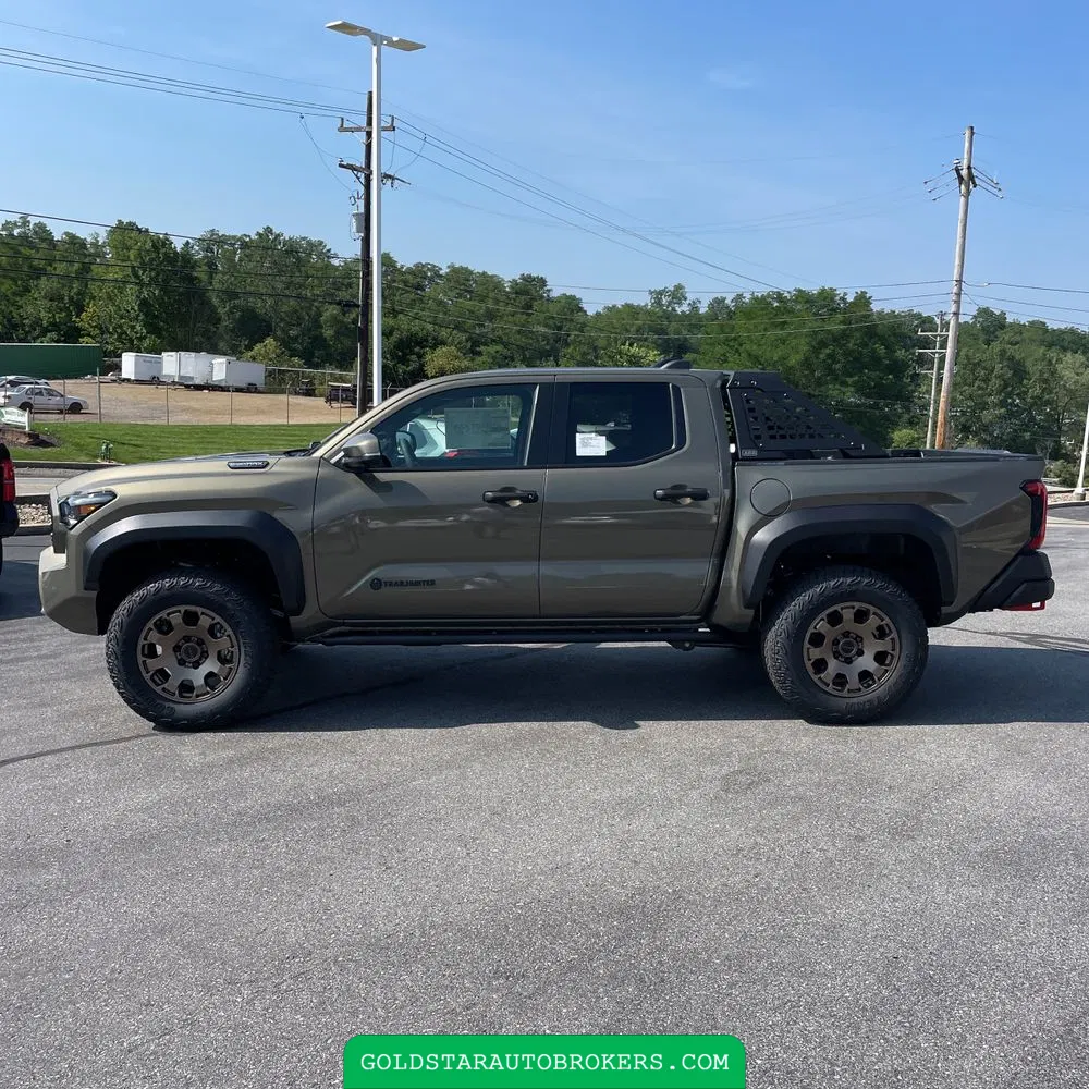 2025 Toyota Tacoma Trailhunter HV