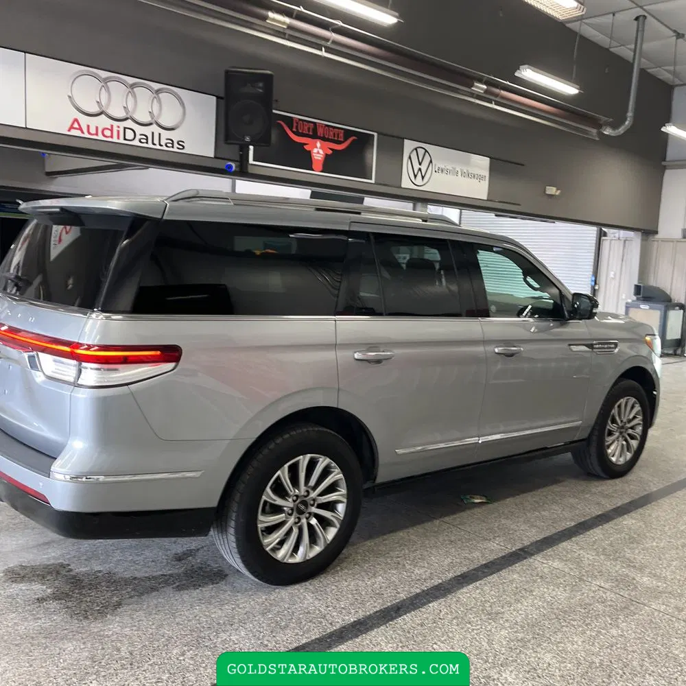 2023 Lincoln Navigator Standard