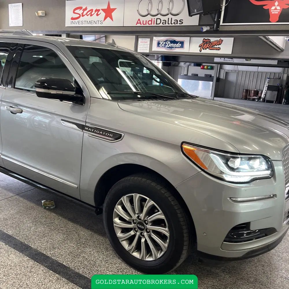 2023 Lincoln Navigator Standard
