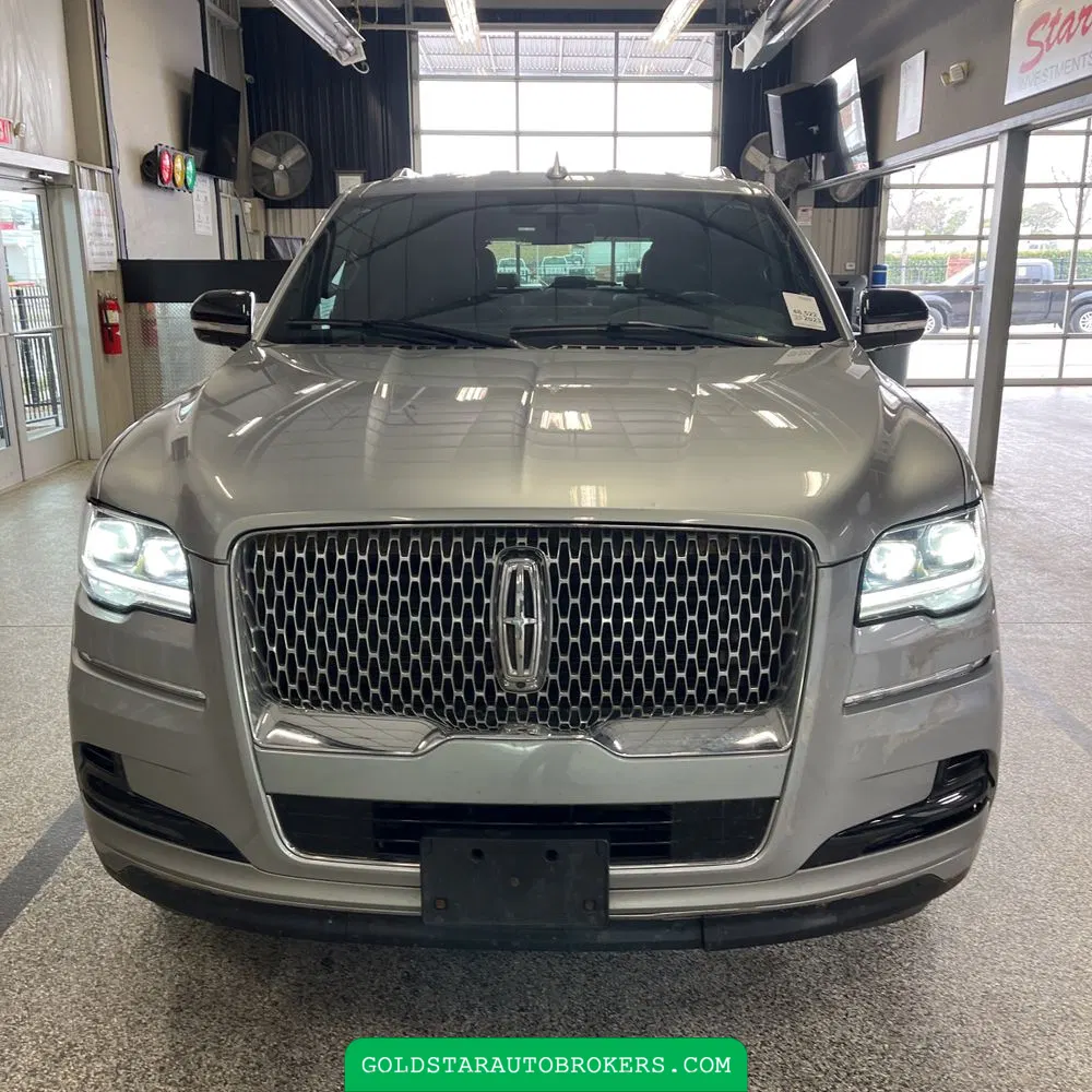 2023 Lincoln Navigator Standard