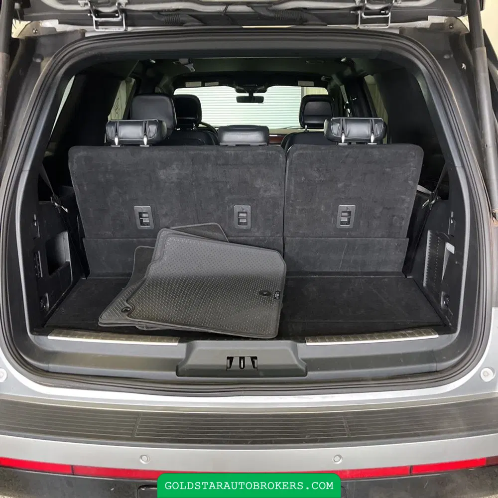2023 Lincoln Navigator Standard