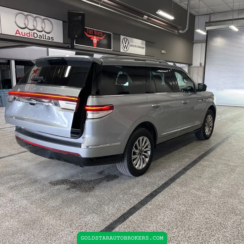 2023 Lincoln Navigator Standard
