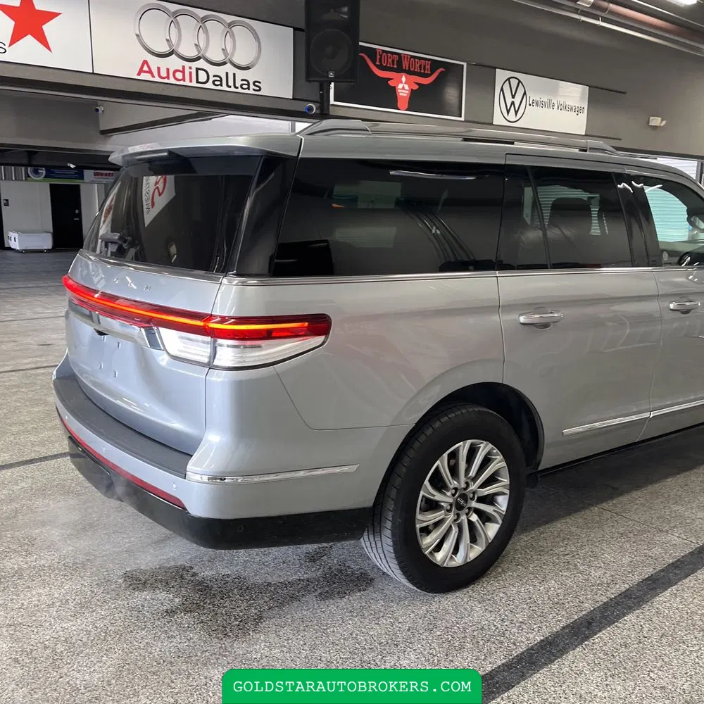2023 Lincoln Navigator Standard