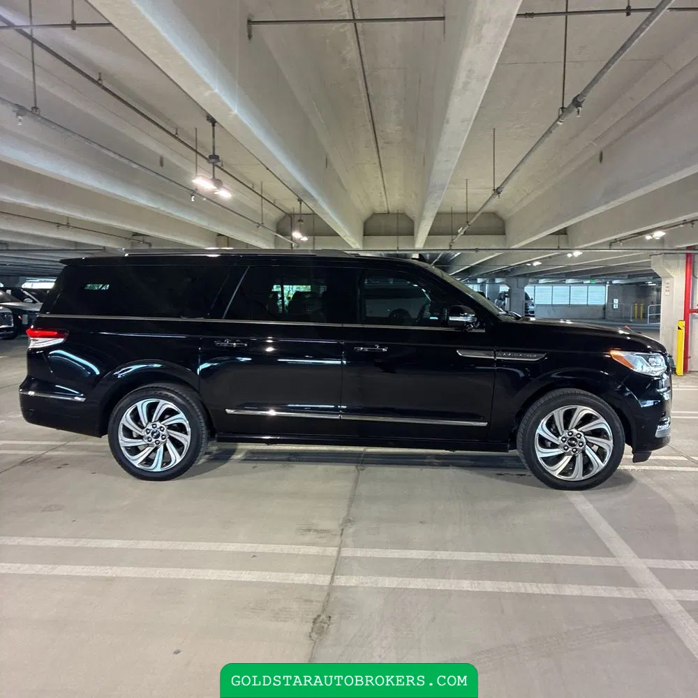 2023 Lincoln Navigator L Reserve