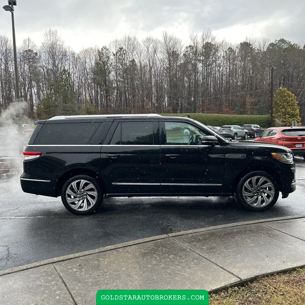 2023 Lincoln Navigator L Reserve