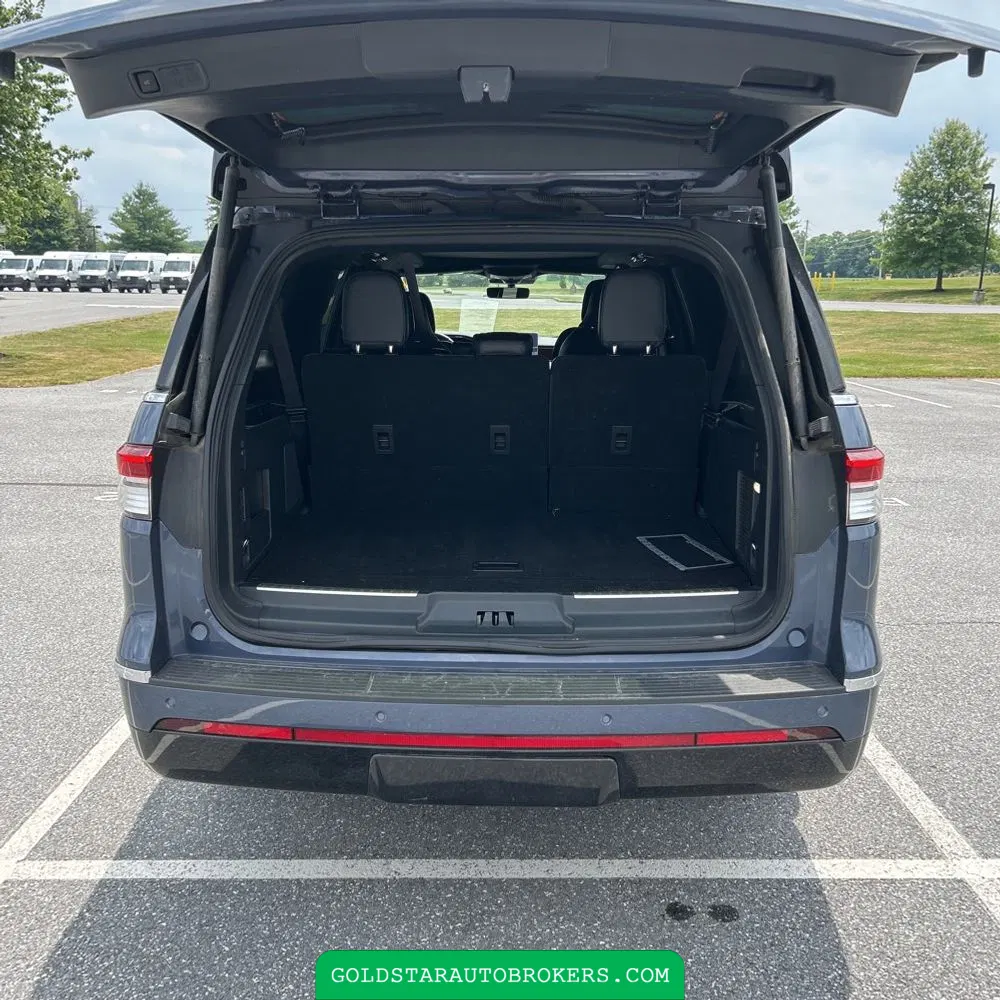 2023 Lincoln Navigator L Reserve