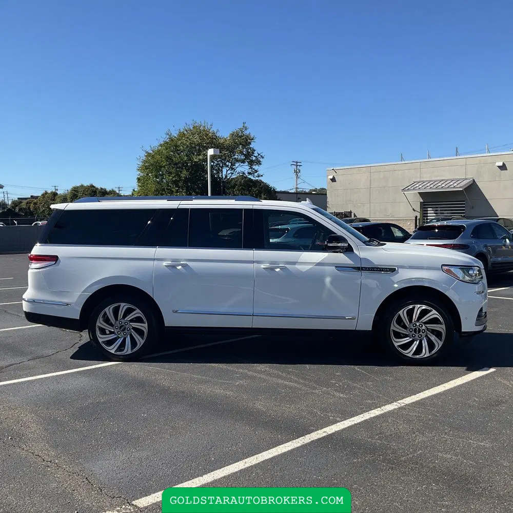 2023 Lincoln Navigator L Reserve