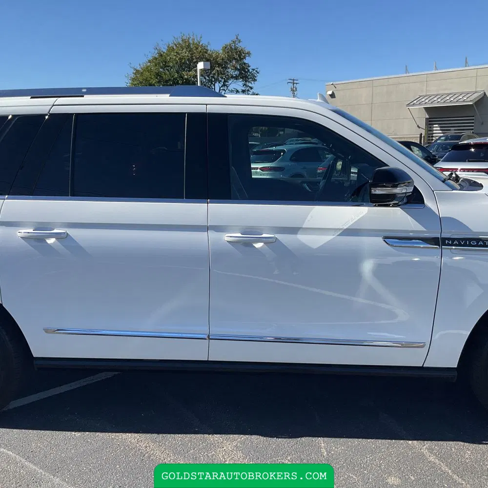 2023 Lincoln Navigator L Reserve