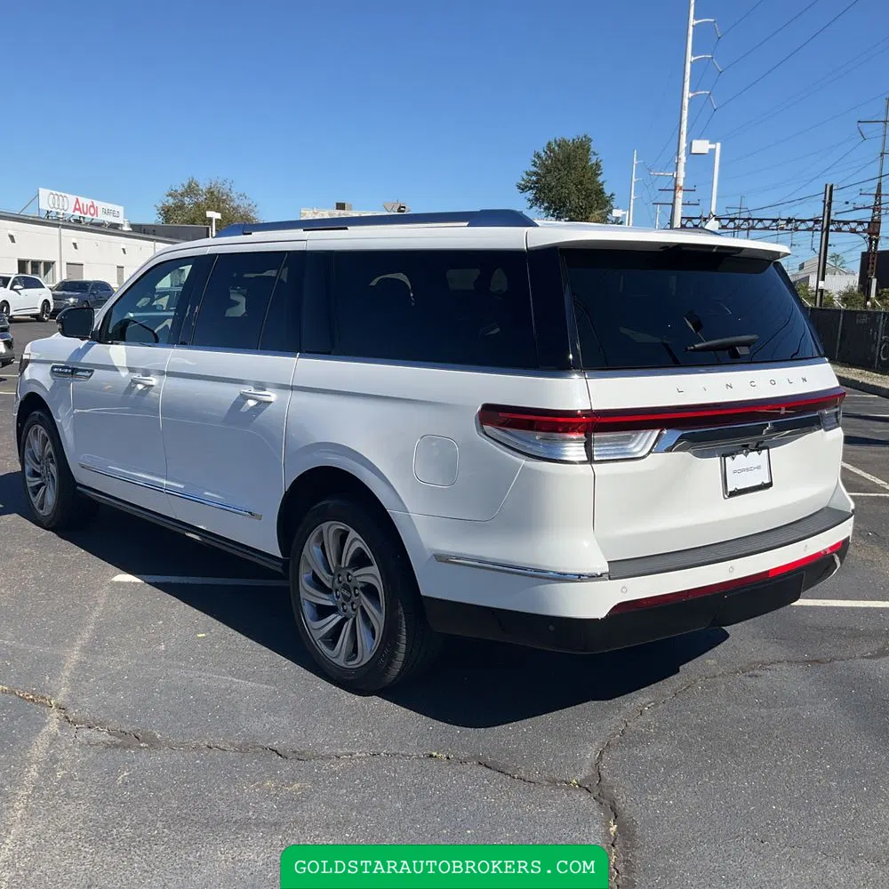2023 Lincoln Navigator L Reserve