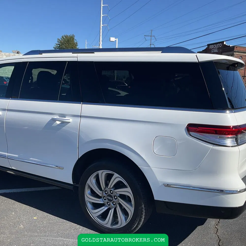 2023 Lincoln Navigator L Reserve