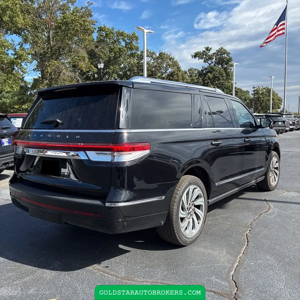 2023 Lincoln Navigator L Reserve