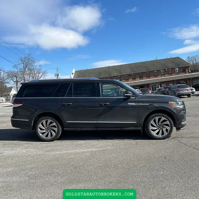2022 Lincoln Navigator L Reserve