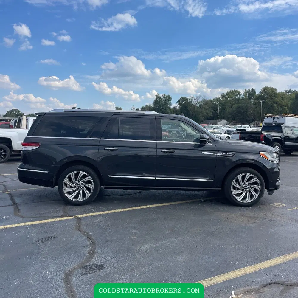 2022 Lincoln Navigator L Reserve