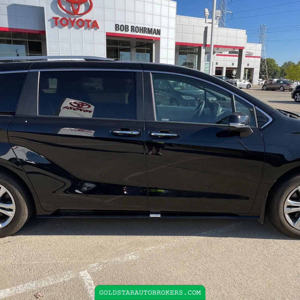 2023 Toyota Sienna Platinum 7-Passenger