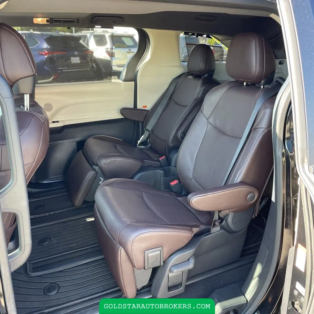 2023 Toyota Sienna Platinum 7-Passenger