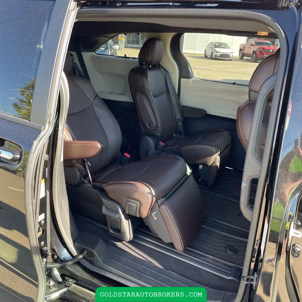 2023 Toyota Sienna Platinum 7-Passenger