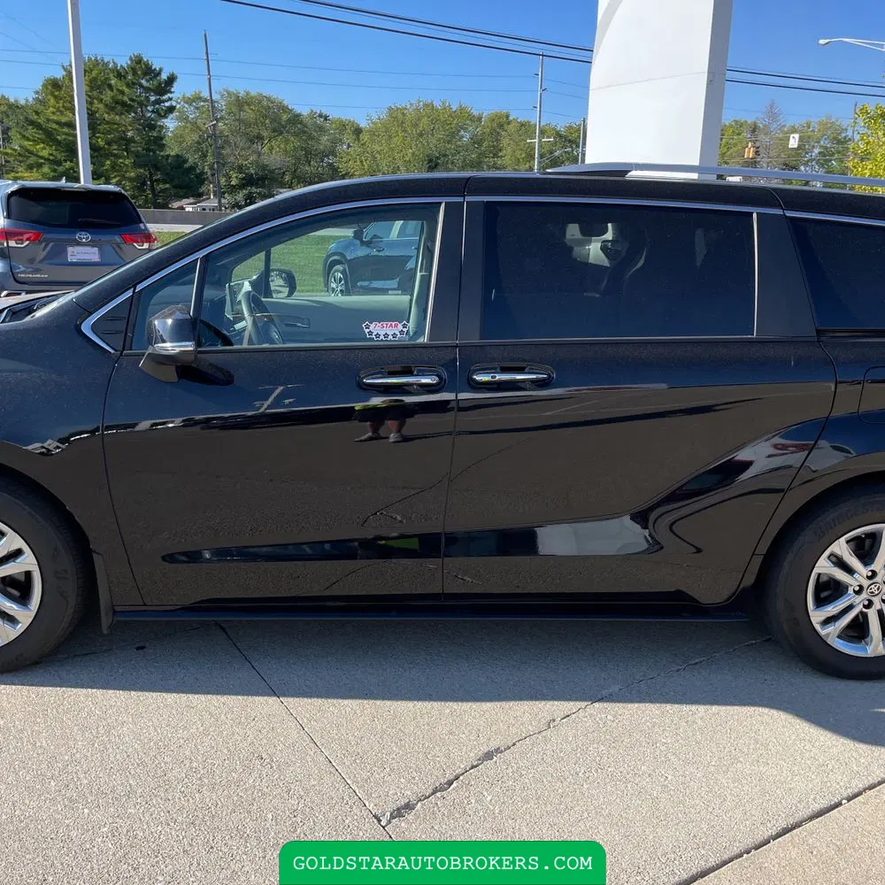 2023 Toyota Sienna Platinum 7-Passenger