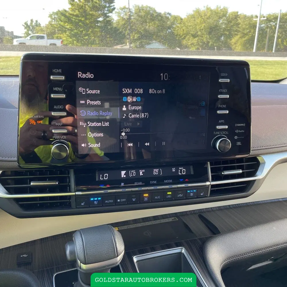2023 Toyota Sienna Platinum 7-Passenger