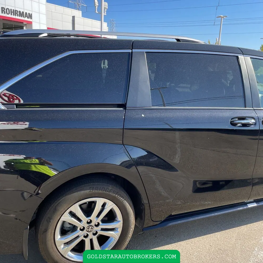 2023 Toyota Sienna Platinum 7-Passenger