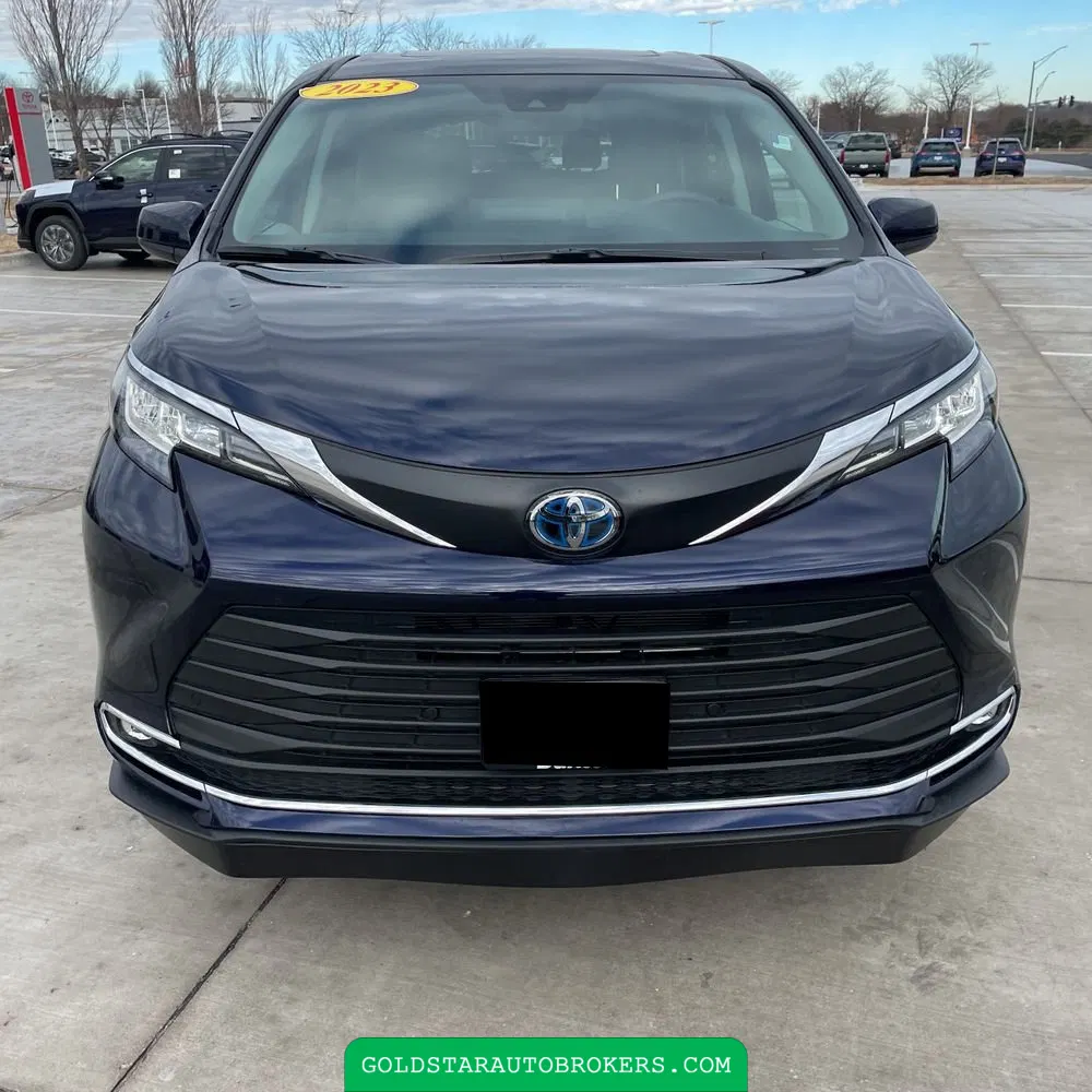 2023 Toyota Sienna XLE 8-Passenger