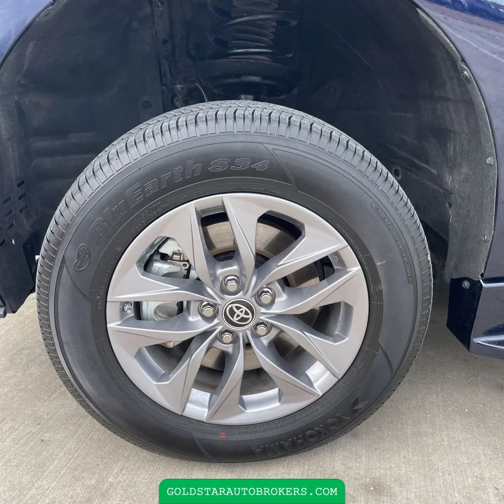 2023 Toyota Sienna XLE 8-Passenger