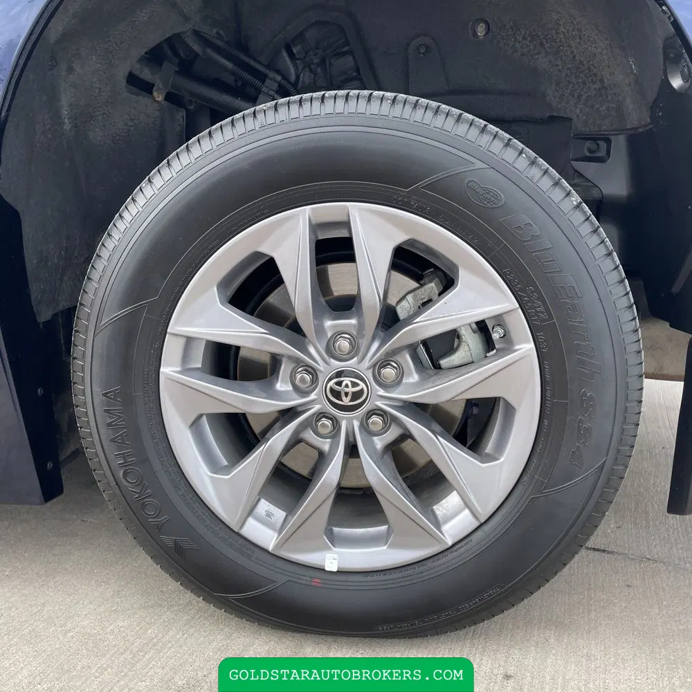 2023 Toyota Sienna XLE 8-Passenger