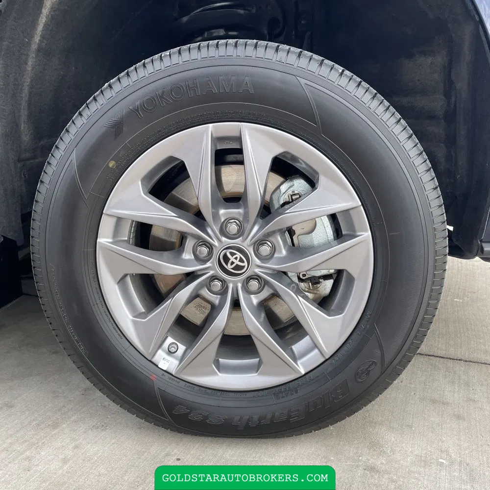 2023 Toyota Sienna XLE 8-Passenger