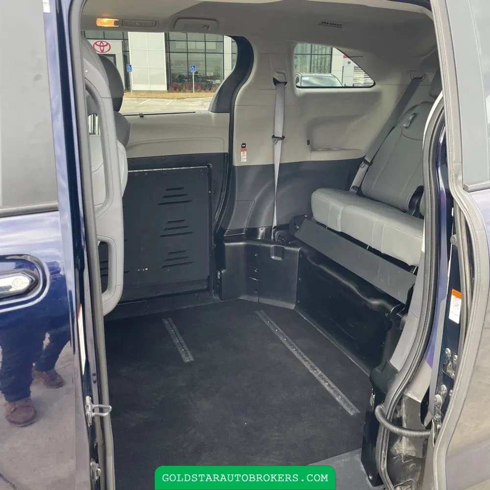 2023 Toyota Sienna XLE 8-Passenger