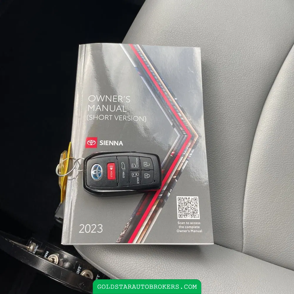 2023 Toyota Sienna XLE 8-Passenger