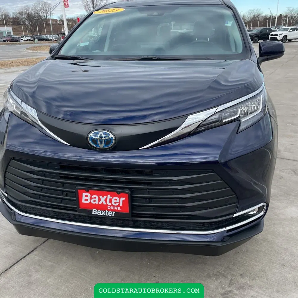 2023 Toyota Sienna XLE 8-Passenger