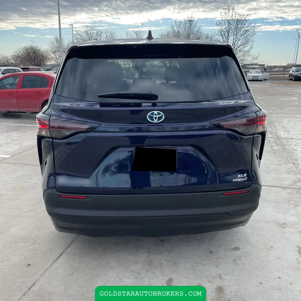 2023 Toyota Sienna XLE 8-Passenger