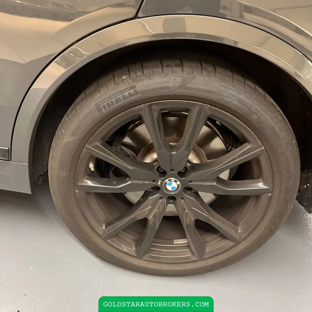 2025 BMW X7 M60i