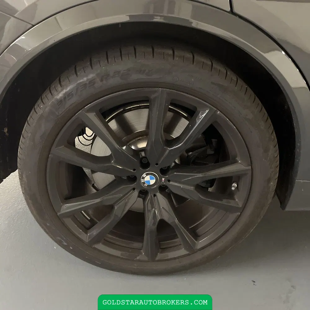 2025 BMW X7 M60i