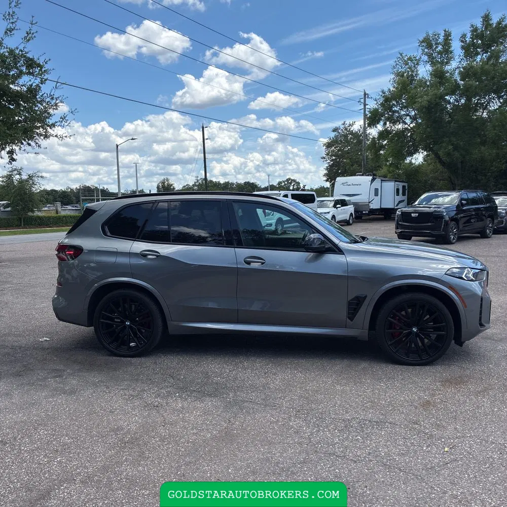 2024 BMW X5 M60i
