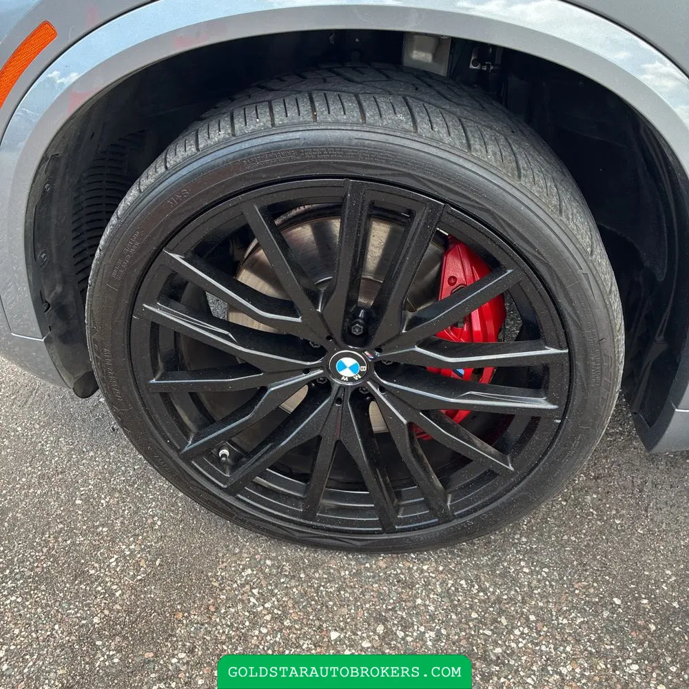 2024 BMW X5 M60i